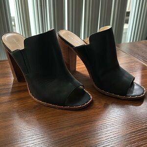 Pour La Victoire Stacked Heel Mules
